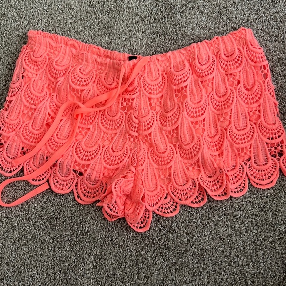 H&M size medium coral shorts - Picture 1 of 3